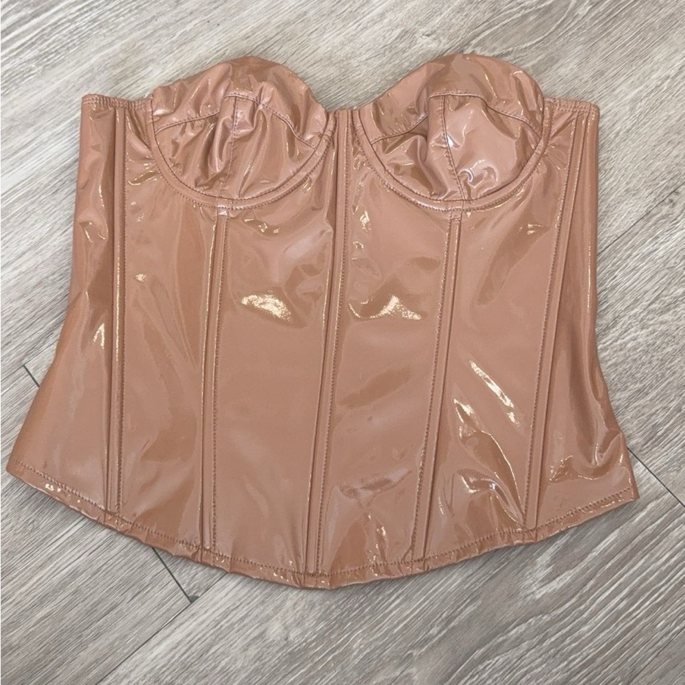 Edikted leather top